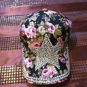 Hat with flowers and Start